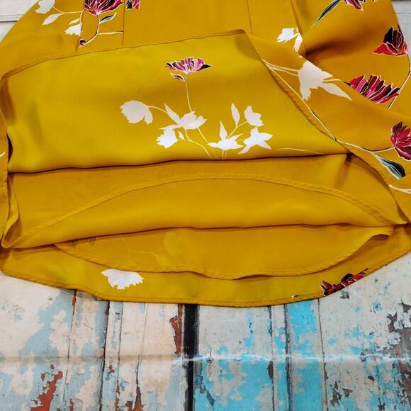 Apt. 9 Yellow Floral V-Neck Spring Summer Tank Top Wrap Around Flowy Shirt M - Picture 7 of 14